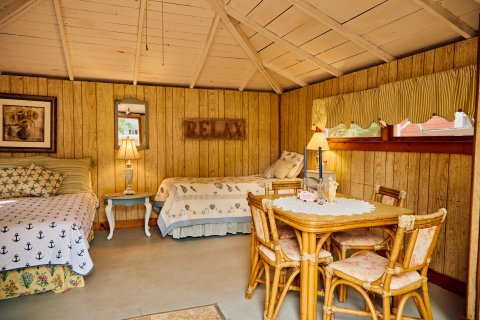 Fair Winds Hutment